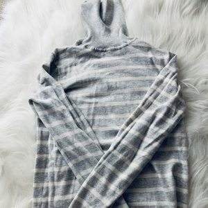 Gap Turtleneck Sweater XS Stretch Long Sleeve gray